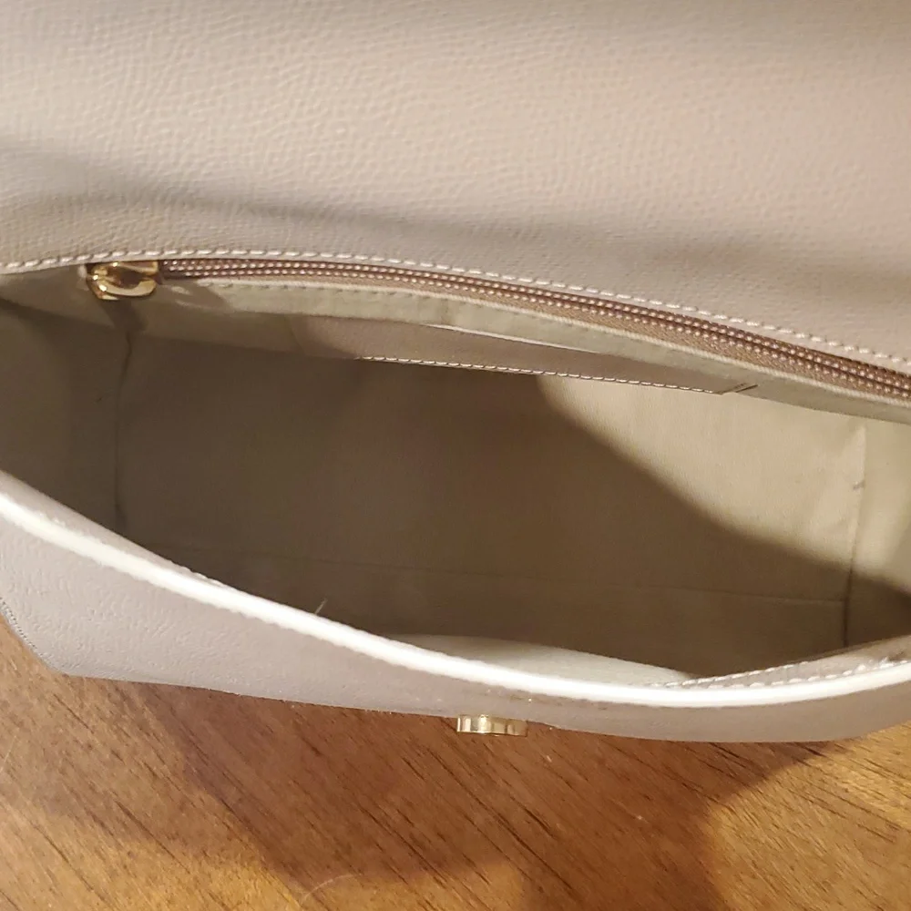 Like NEW Harper Lawrencr python print Shoulder bag